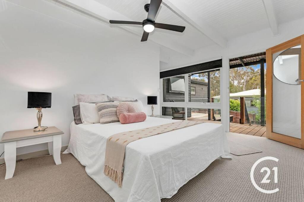 Maravedi - Modern 5-bedroom home with spa photo 4