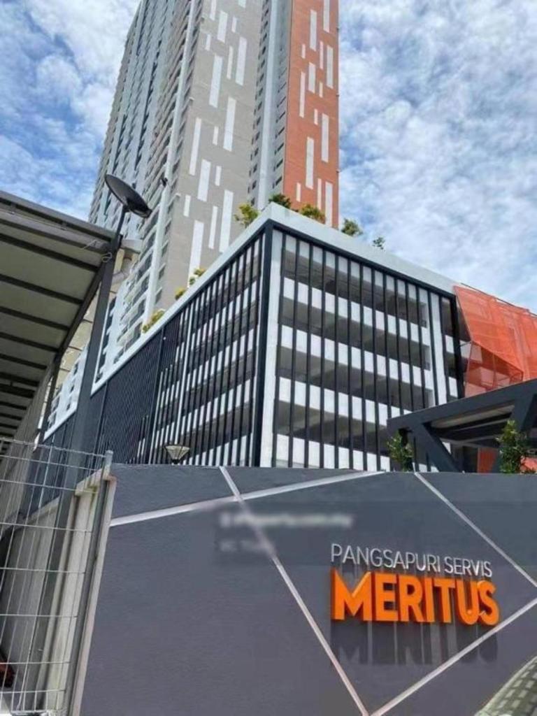 JOVIAL Modern Cozy Homestay `Meritus Perai