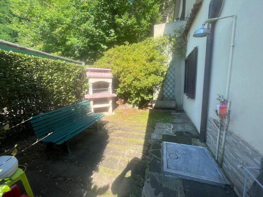 Casa fronte lago con piscina photo 1