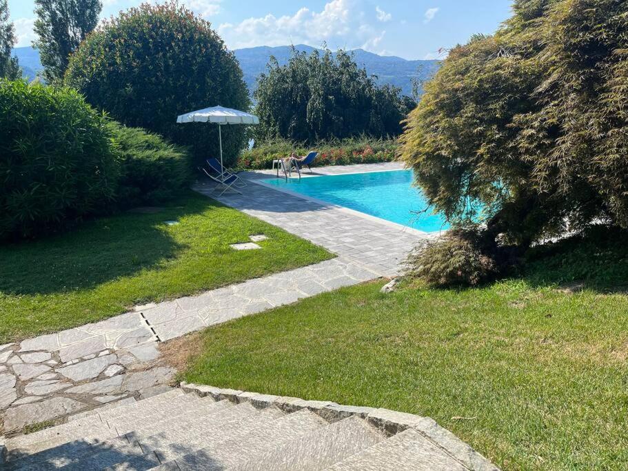 Casa fronte lago con piscina photo 2