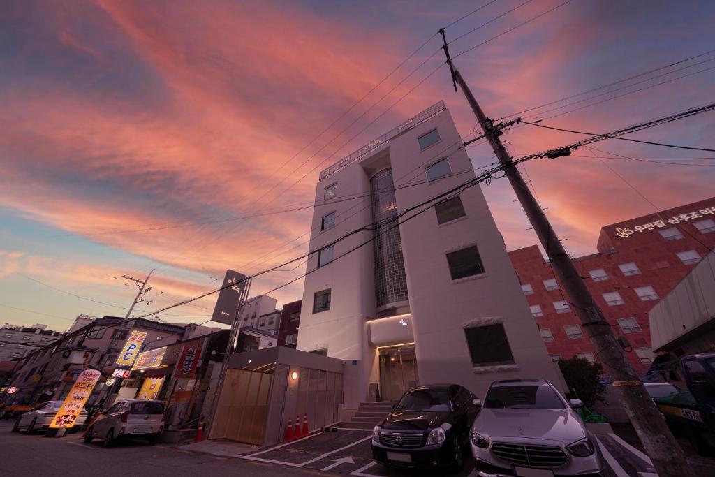 The Hyoosik Aank Hotel Osan photo 1