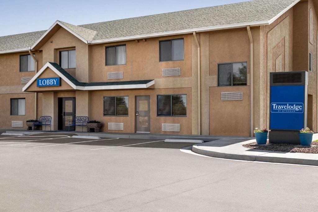 Travelodge by Wyndham Yuma image