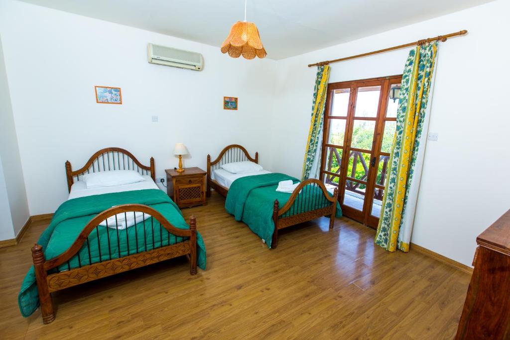 Villa Pomos Med. photo 3