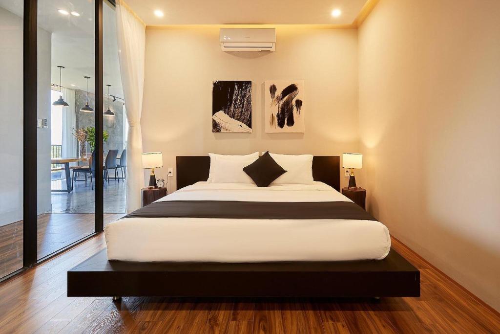 Modern 2 Bdr Apt, Large living room, High speed wifi