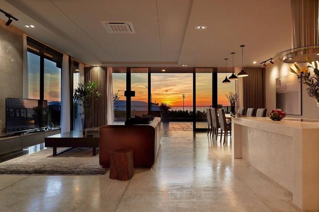 Spacious 1bdr Perfect For Romantic Weekend Seaview
