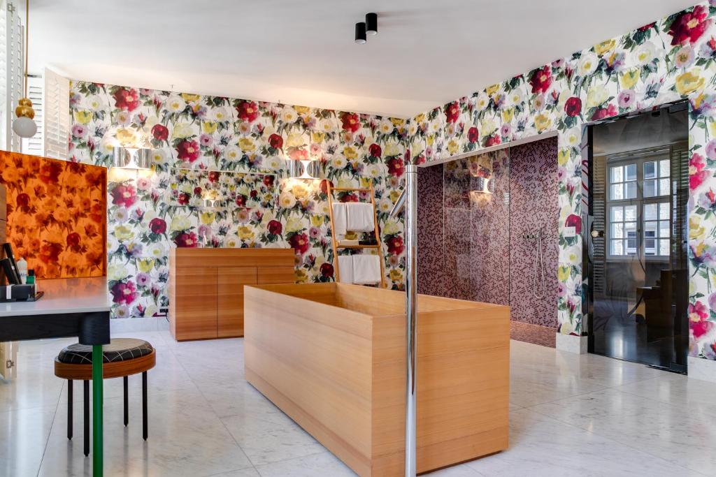 Small Luxury Hotel De Witte Lelie photo 2