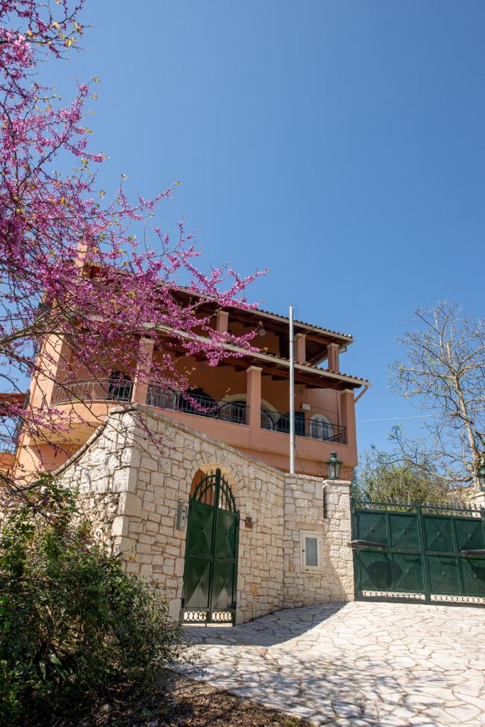 Electra and Paris a Villa of dreams photo 4