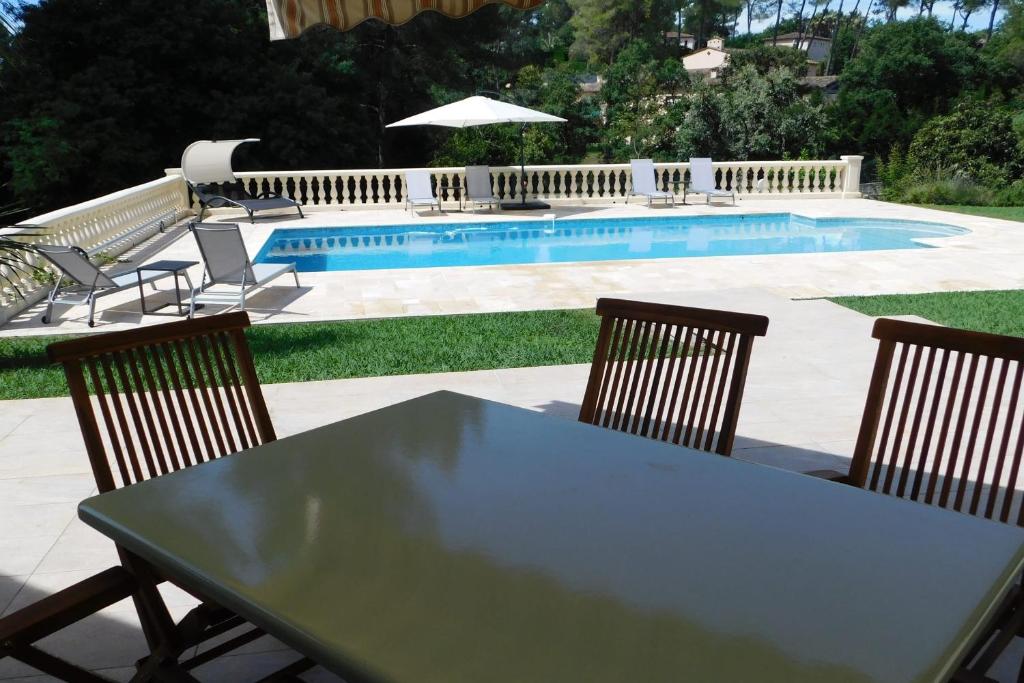Beautiful Provencal villa "Parc Saint Martin" with pool and tennis court photo 2