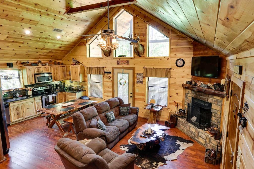 Secluded Broken Bow Rental Cabin about 6 Mi to Lake! photo 1