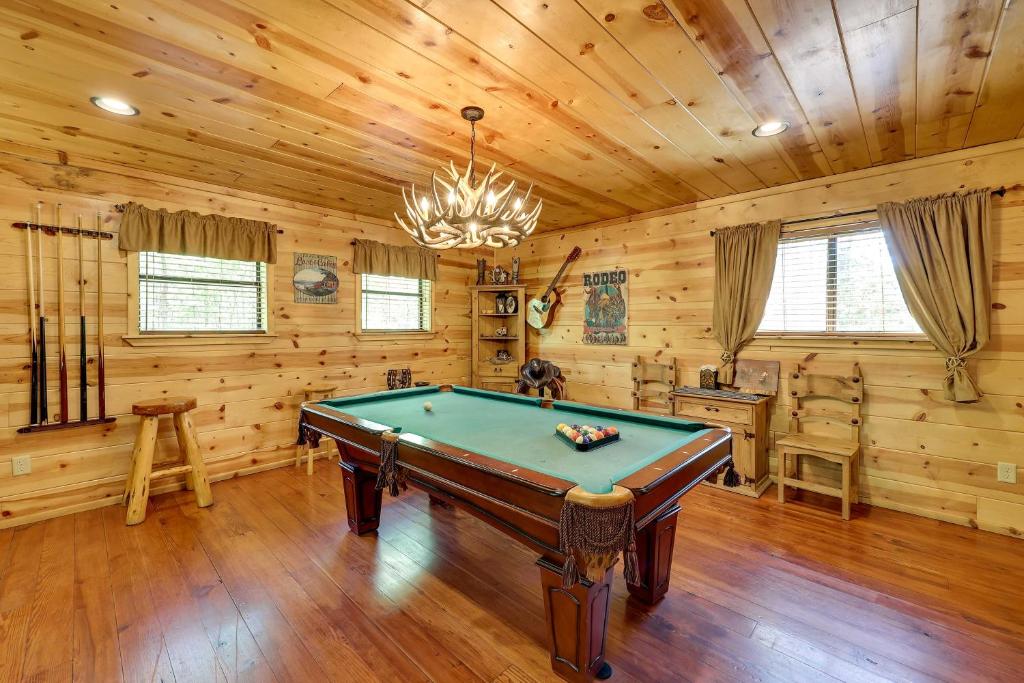 Secluded Broken Bow Rental Cabin about 6 Mi to Lake! photo 2