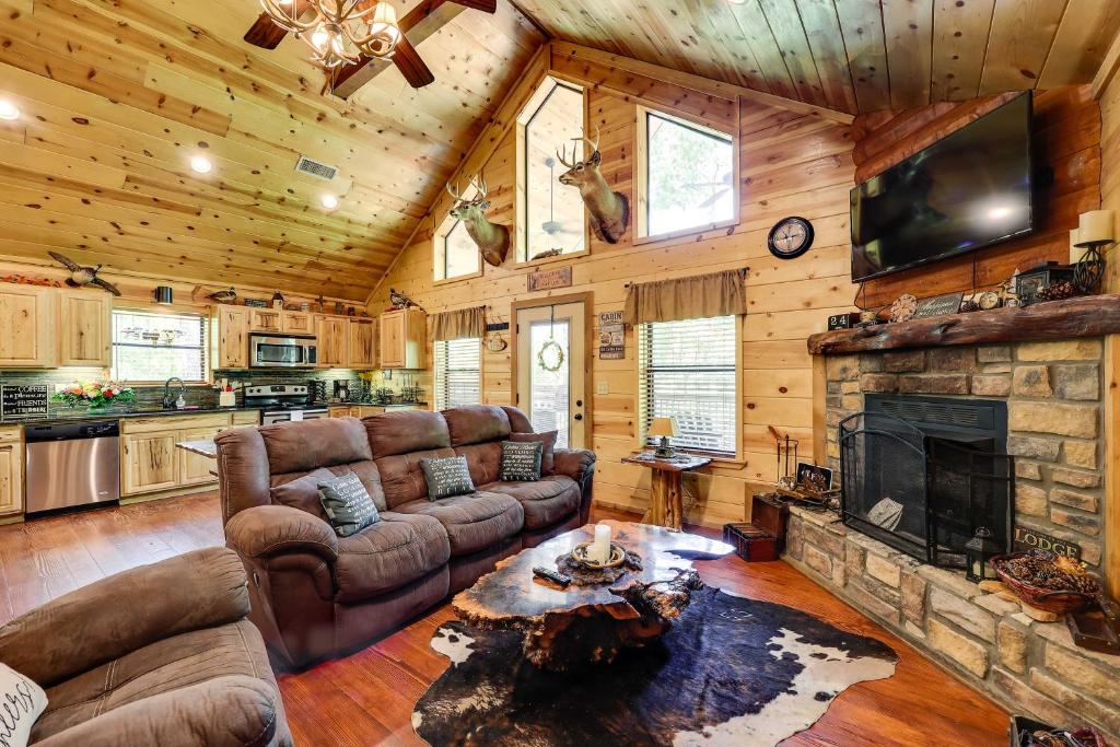 Secluded Broken Bow Rental Cabin about 6 Mi to Lake! photo 4