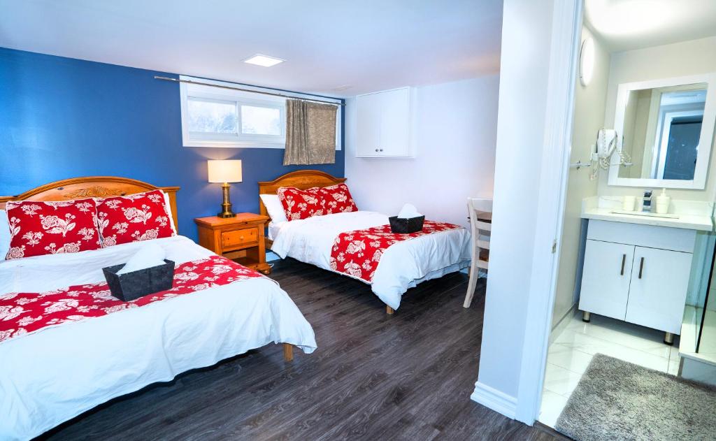 Cozy 3BR 2Bth Lower Unit, A min to Hwy401, 404 & DVP photo 2