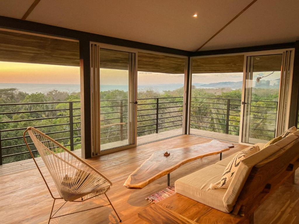 Ocean View Modern Jungle Vacation Home - Walking Distance to Playa Mal Pais