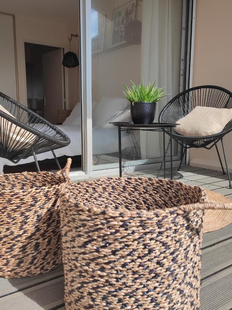 LE 3 appartement avec jardin 100m de la plage vue mer