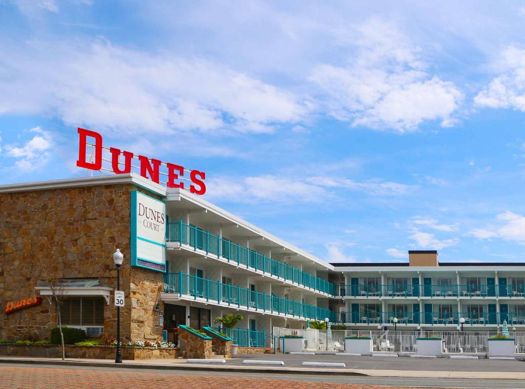 Dunes Court photo 1
