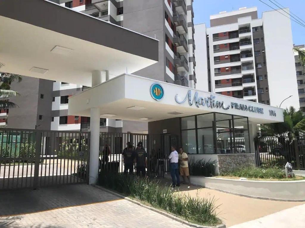 Lindo Apto Com Ar Cond Próx a Praia Martim de Sá com Piscina Wifi Sacada Gourmet com Churrasqueira photo 3