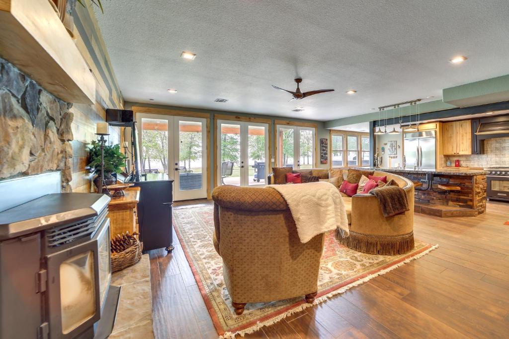 Beautiful Lake House with Hot Tub and Shared Dock! photo 1