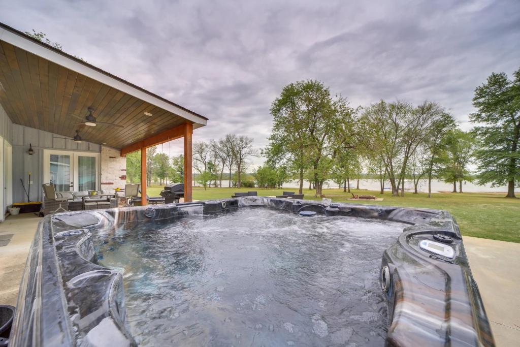 Beautiful Lake House with Hot Tub and Shared Dock!