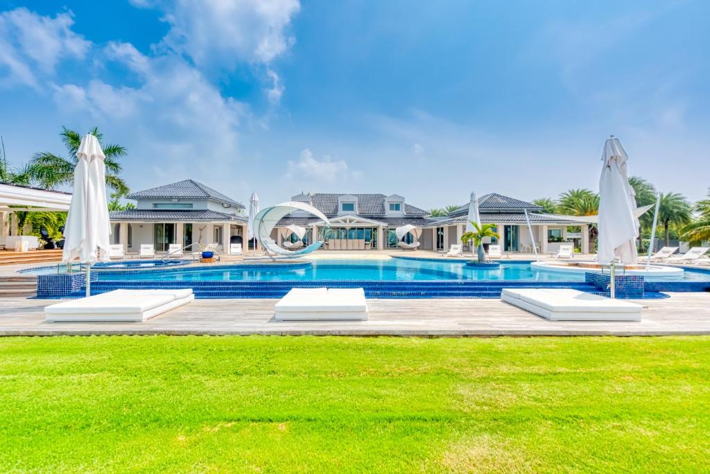 Villa Cest La Vie photo 2