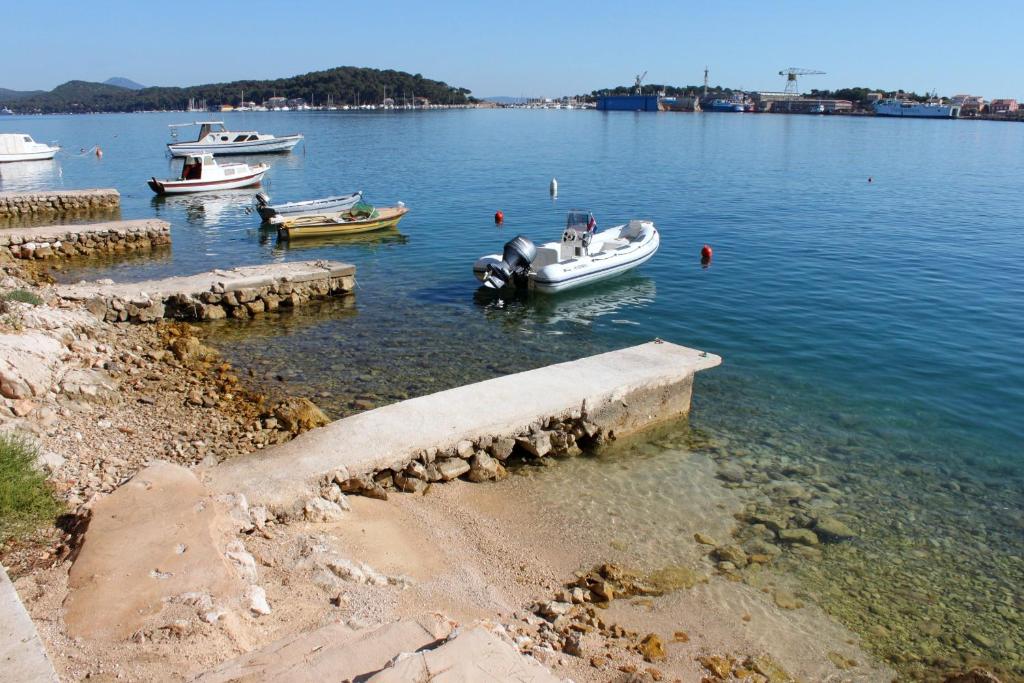 Apartments with a parking space Losinj, Losinj - 21194 photo 1