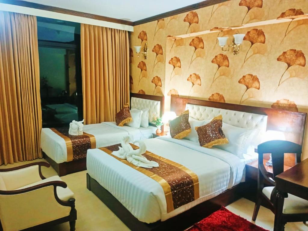 Hotel Crystal Rose photo 2
