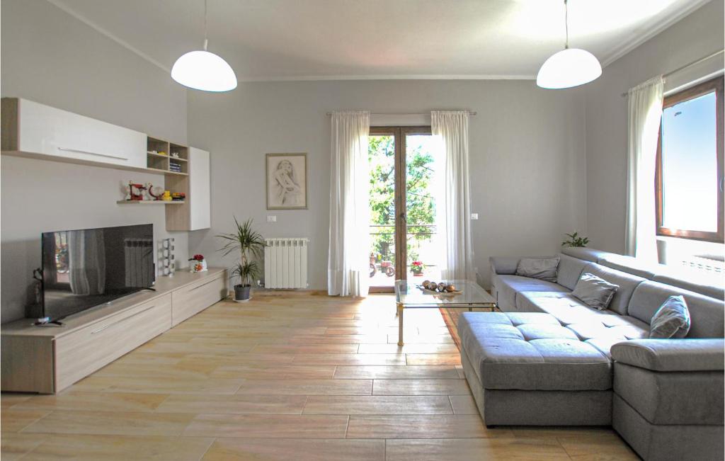 Nice Home In Pescia With Wifi And 2 Bedrooms photo 2