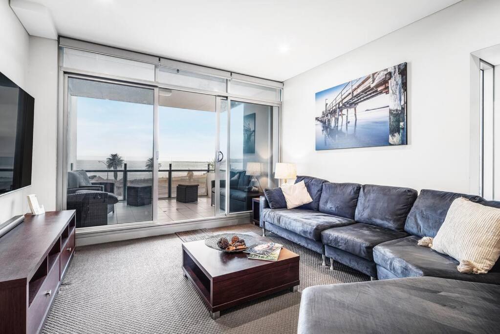 Penthouse 406 The Frontage Victor Harbor - Tap to explore photos