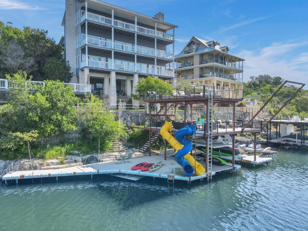 Luxury Lake Marble Falls House with Swimming Pool Hot Tub and private boat slip photo 4
