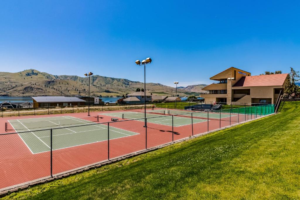Lake Chelan Shores Picture Perfect 11 to 6 photo 3
