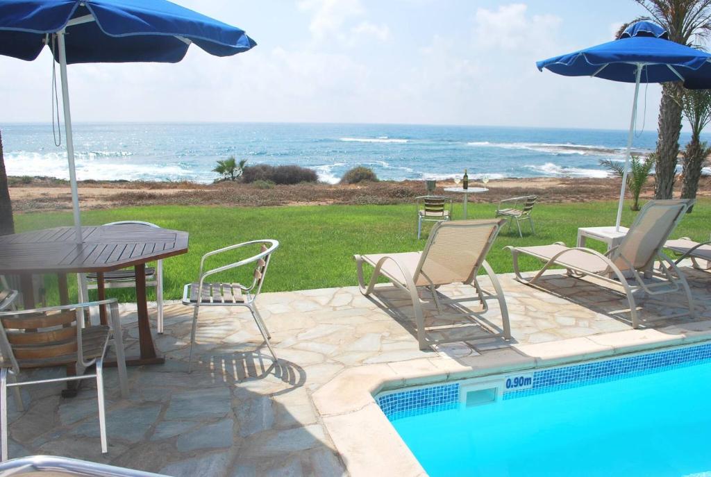 Sea Front Villa With Private Heated Pool, Quiet area Paphos 322 photo 2