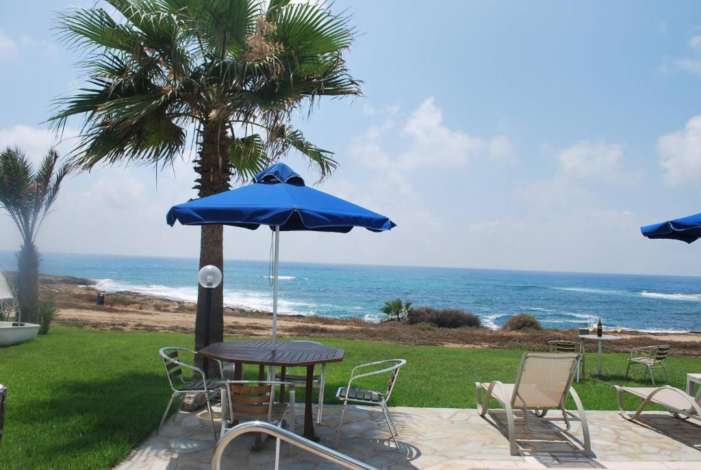 Sea Front Villa With Private Heated Pool, Quiet area Paphos 322 photo 4