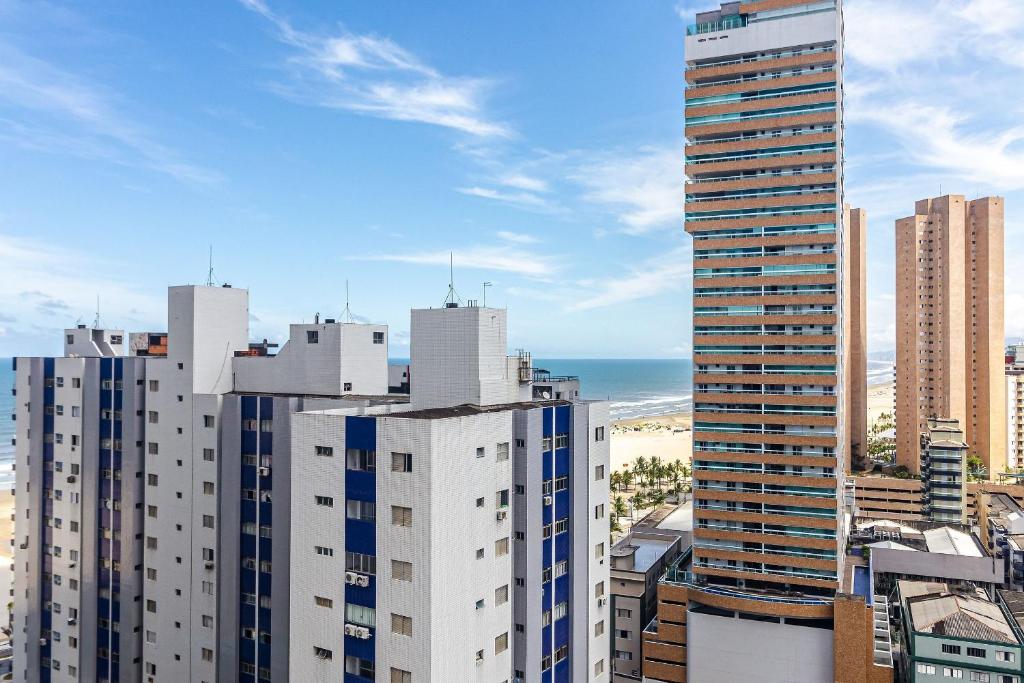 Apartamentos Aconchegantes com Ar Condicionado no Centro da Cidade PG à 100m da PRAIA com Garagem, Portaria 24H photo 1