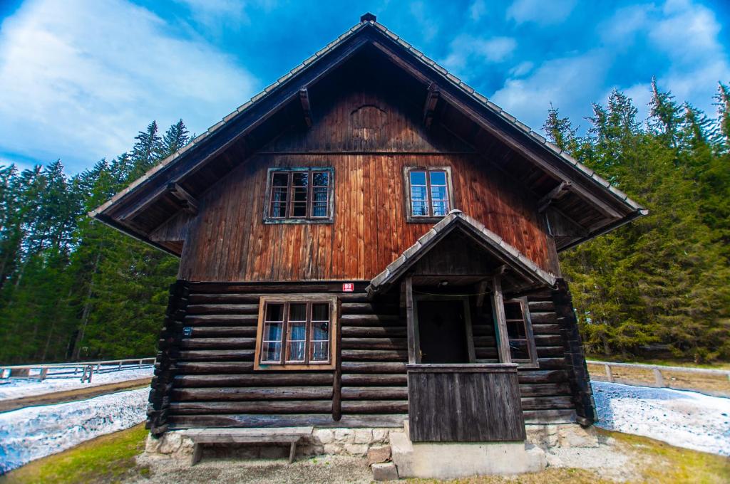 Mala koča Wooden Cabin photo 4