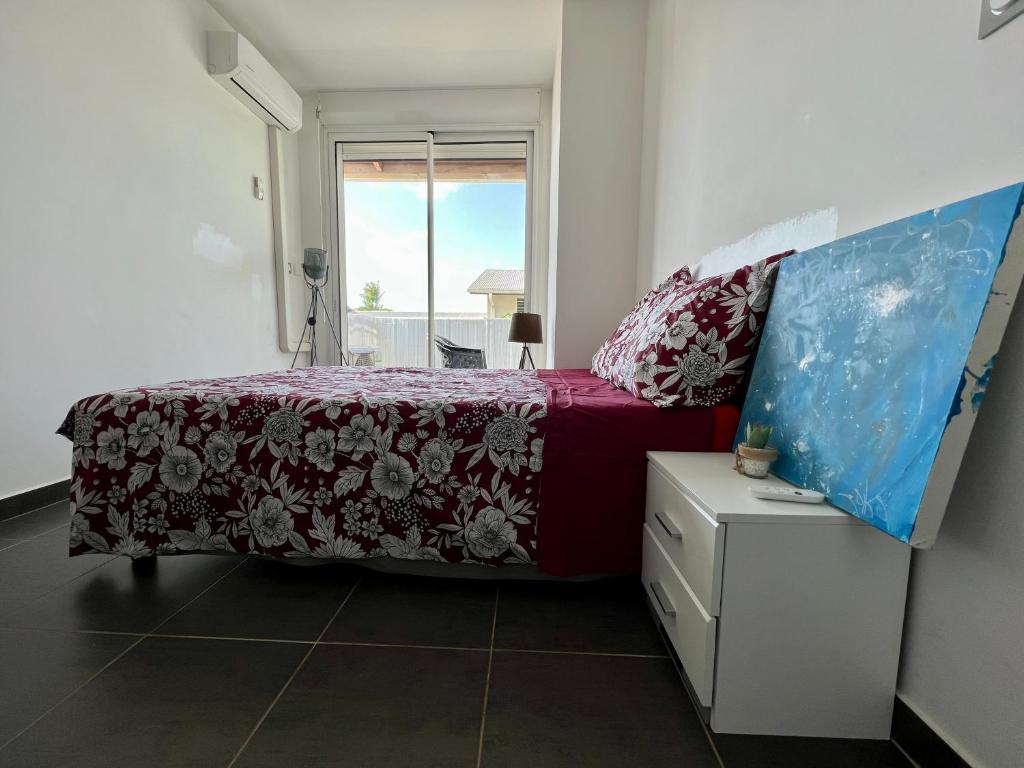 HomeStay Chambre Privée à Cayenne dans une maison de ville avec Piscine