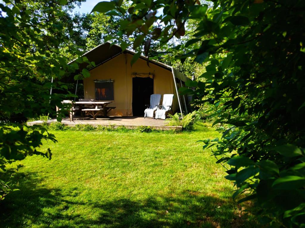 Uylkenshof safaritenten en natuurhuisjes photo 1