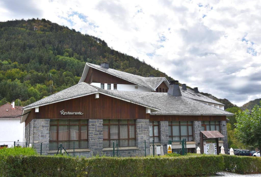 Hotel y Apartamentos SNÖ Isaba photo 3