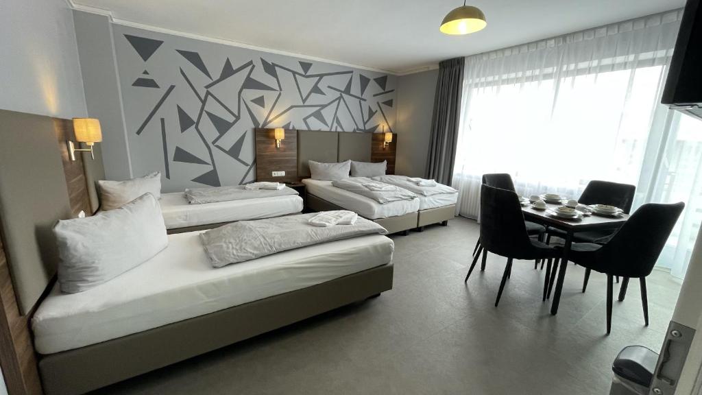 Apartment Glinde Room Type - Quadruple Room with Balcony