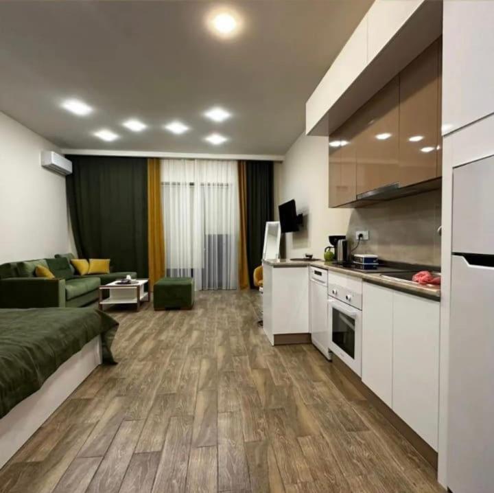 A fantastic summer getaway studio-apartment in the heart of Seabreeze resort with Pool and Beach access photo 2