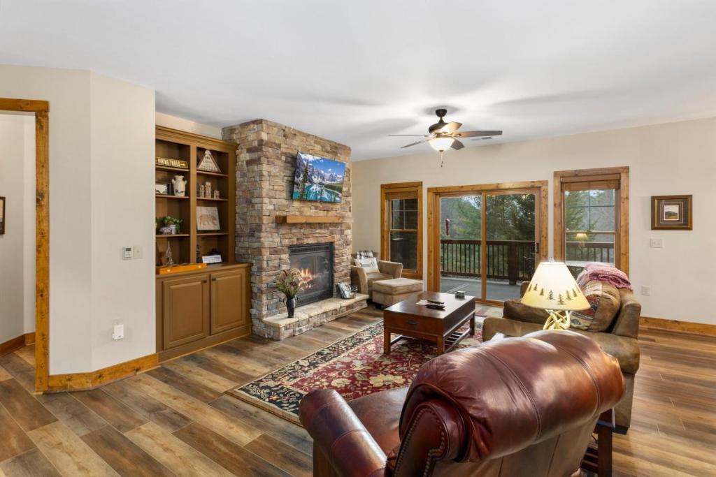 Bearfoot Lodge image