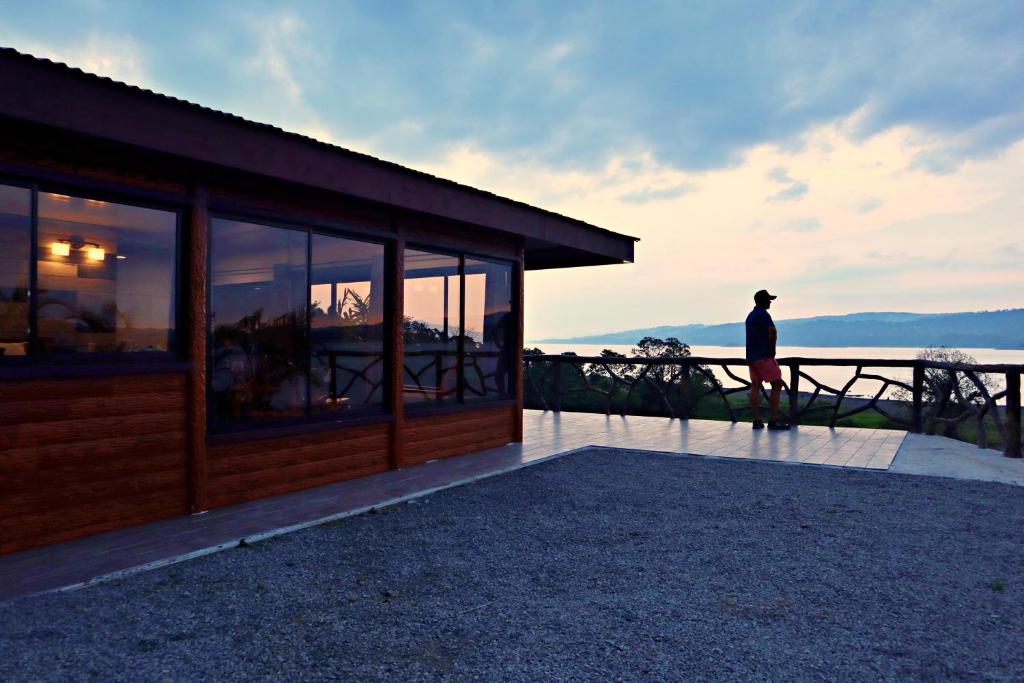 Love Cabin - Arenal Volcano & Lake views photo 2