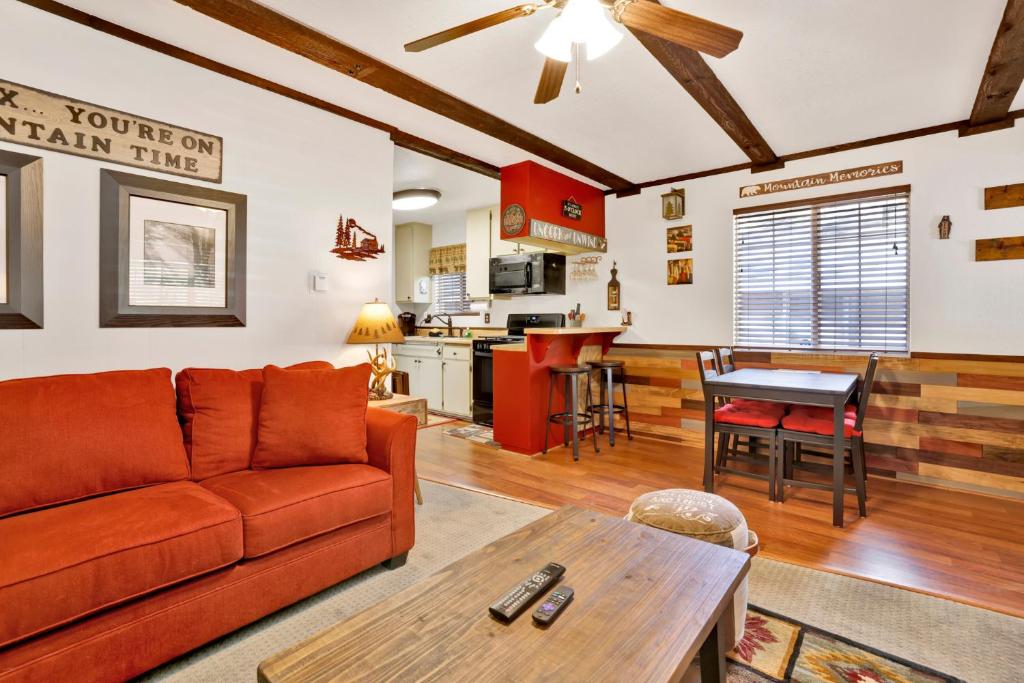 Mountain Getaway by Big Bear Vacations Adorable Sugarloaf Retreat photo 1
