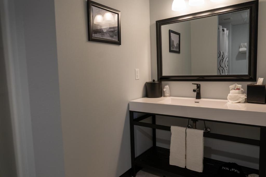 The Alonzo Ward Hotel photo 4