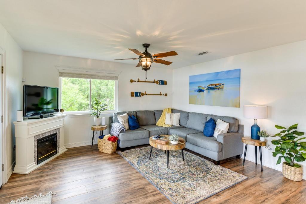 Texas Vacation Rental with Lake Granbury Views! photo 2