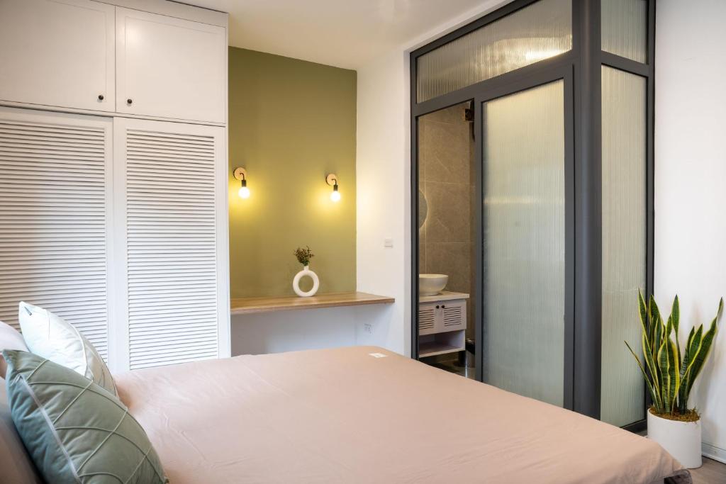 Annam- WestLake Apartment - Lakeside - Central Hanoi - Brandnew - SunsetWindow/Netflix