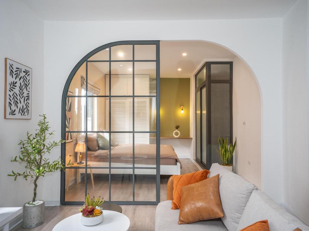 Annam- WestLake Apartment - Lakeside - Central Hanoi - Brandnew - SunsetWindow/Netflix