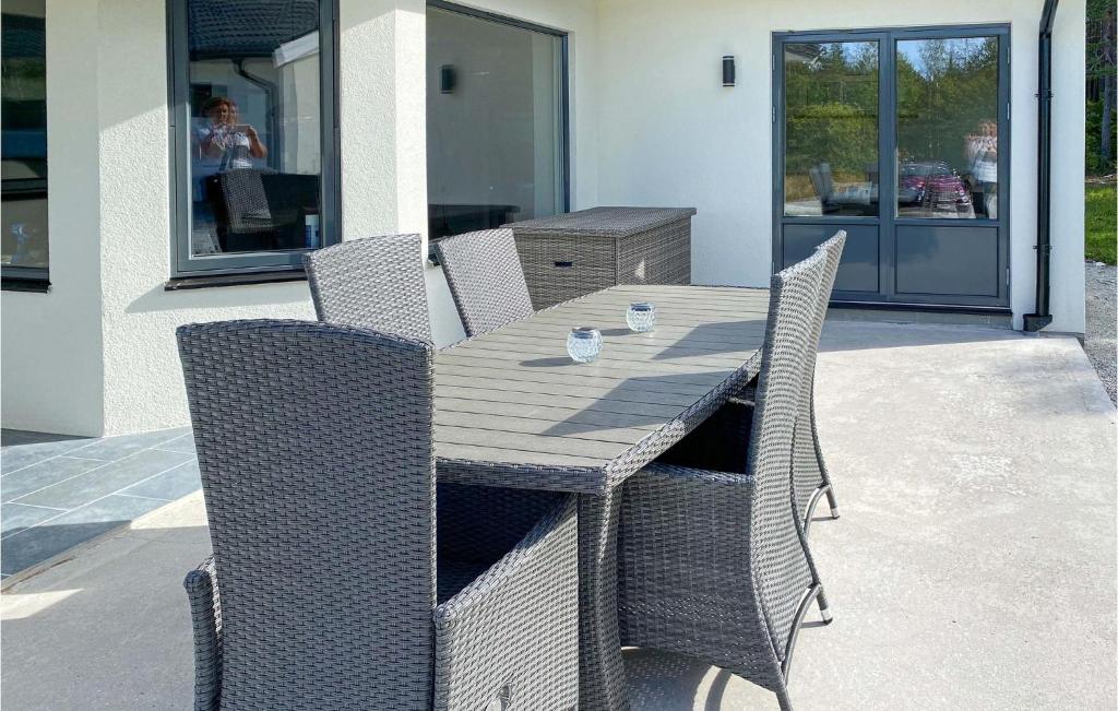 Nice Home In Gotlands Tofta With 3 Bedrooms photo 1