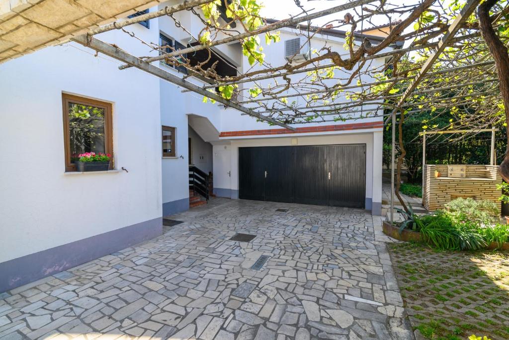 Apartments with a parking space Premantura, Medulin - 2228 photo 2