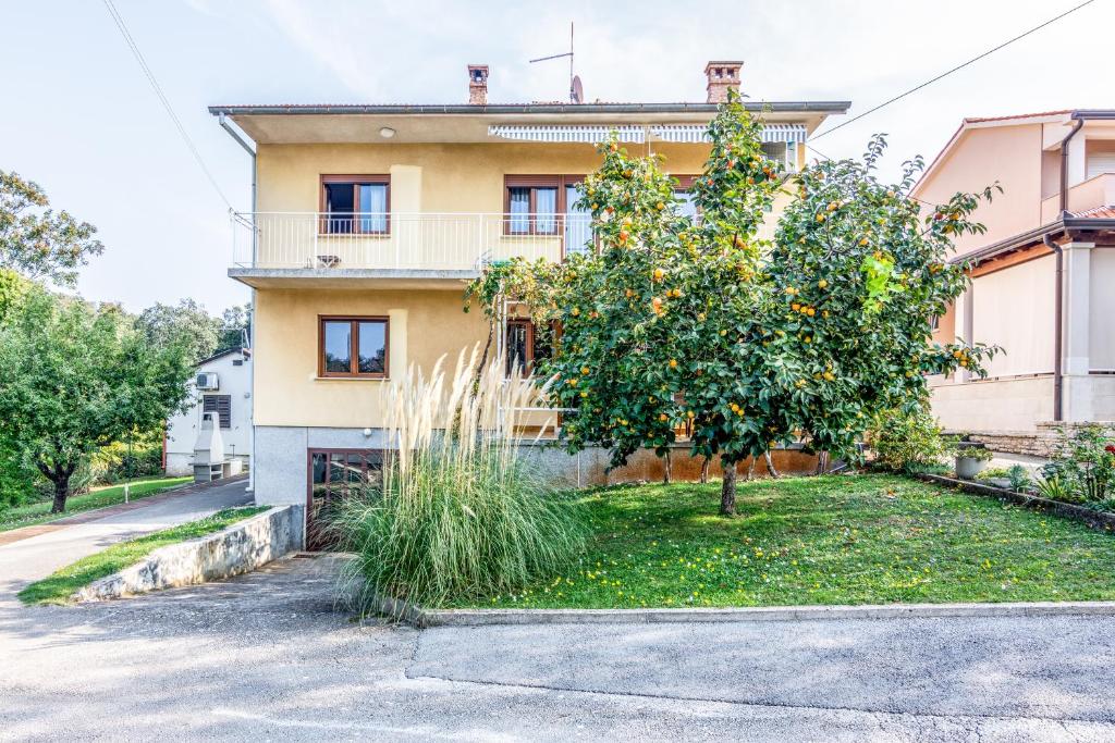Apartments for families with children Banjole, Pula - 2258 photo 1
