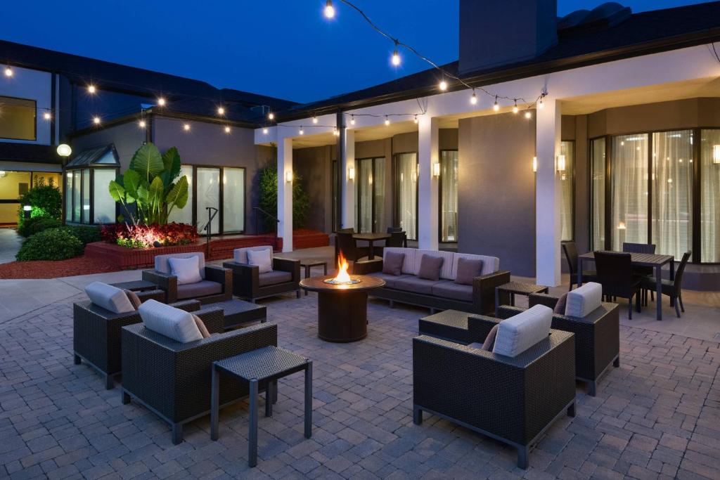 Courtyard By Marriott Augusta image