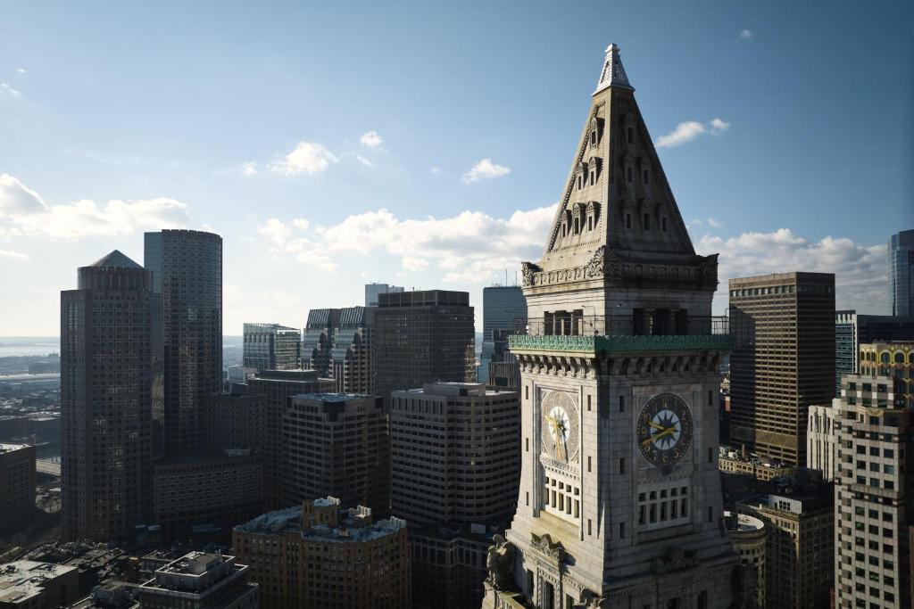 Marriott Vacation Club® at Custom House, Boston   photo 2